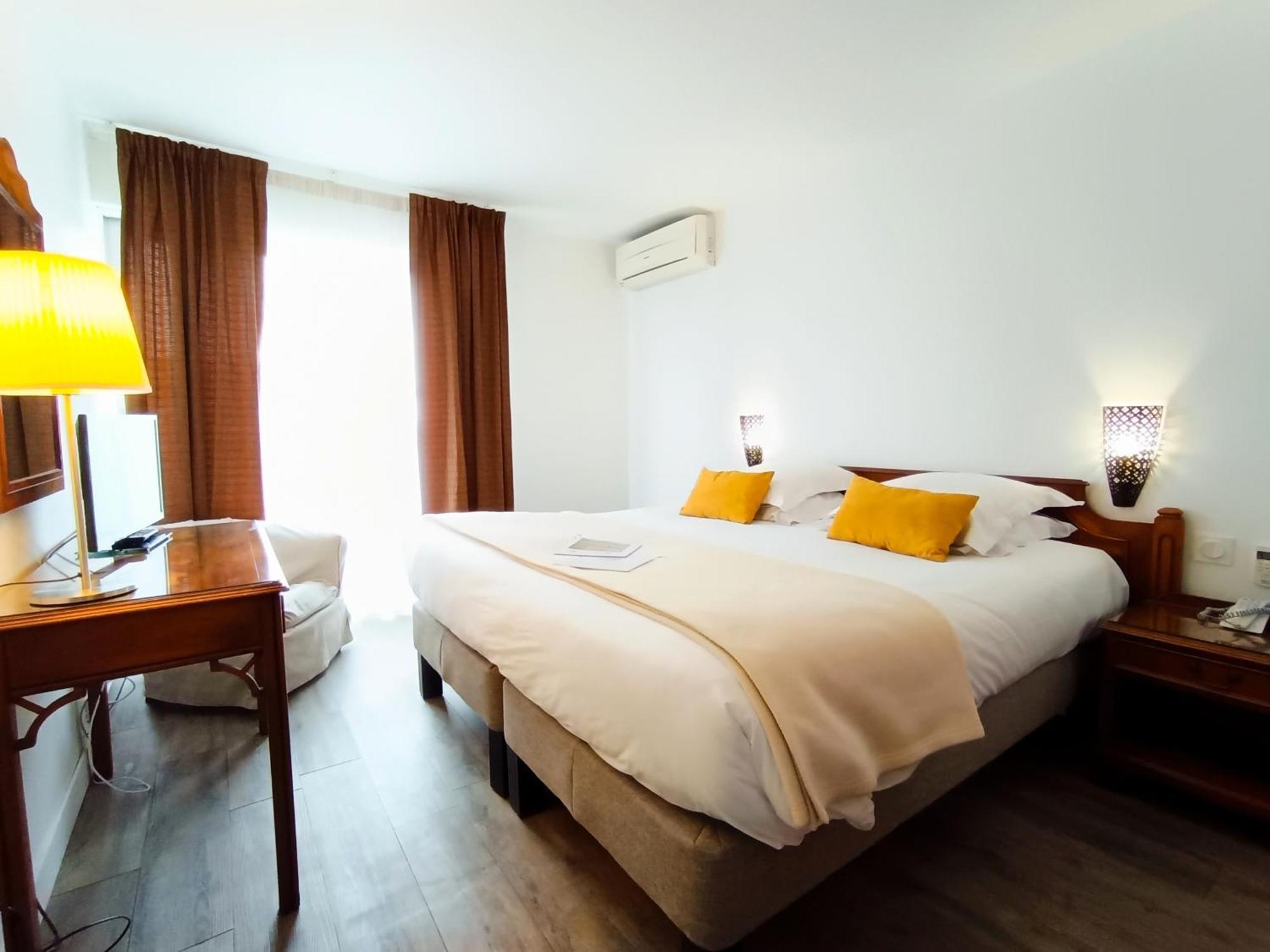 Hotel Des Tuileries Ним Экстерьер фото