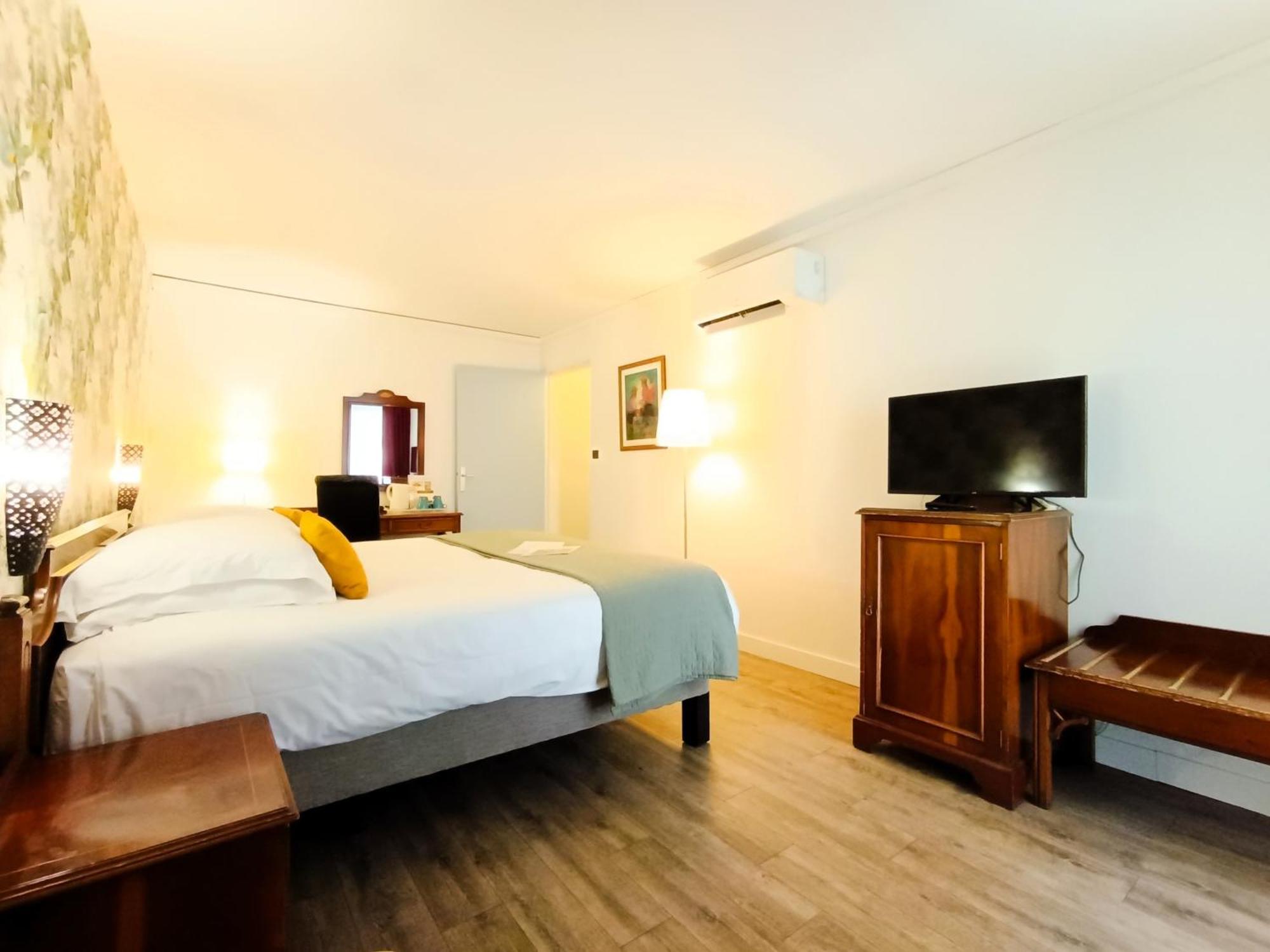 Hotel Des Tuileries Ним Экстерьер фото